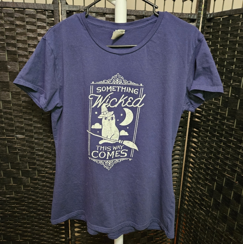 Graphic T-Shirt with Cat Design